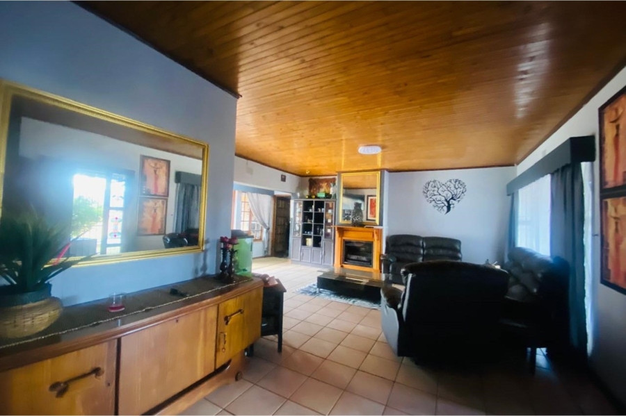 5 Bedroom Property for Sale in Sasolburg Free State